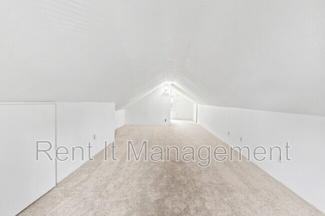 Building Photo - 2315 N. 61st.