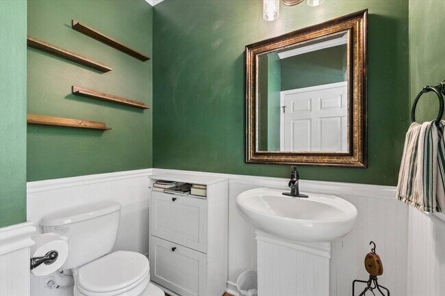 Building Photo - Gorgeous 5 Bed 3.5 Bathroom in Stafford, VA