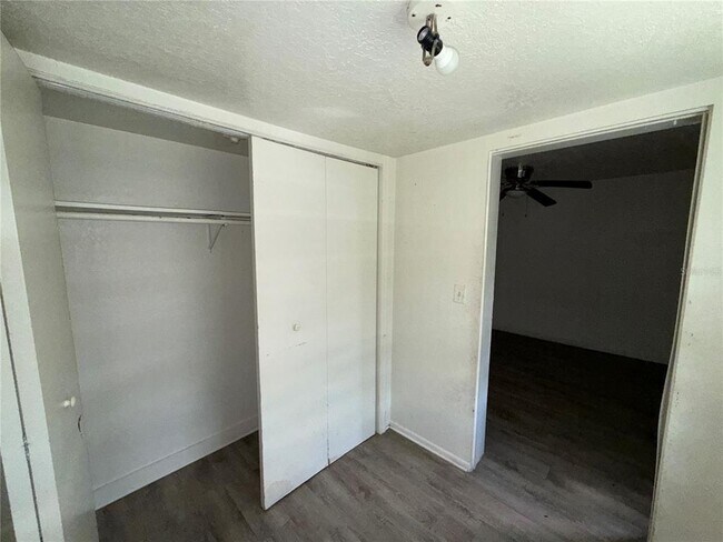Building Photo - 1117 N Brack St