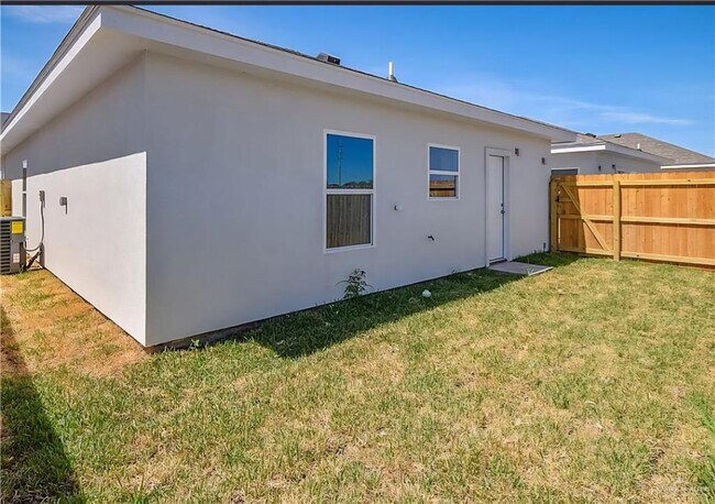 Building Photo - 23 West Dr