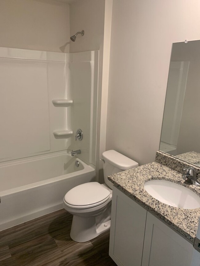 Building Photo - MOVE IN SPECIAL!!! Pay 1/2 the rent for th...