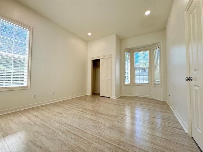 Building Photo - 19 Vernon