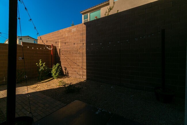 Building Photo - 544 Ruby Mesa Ave