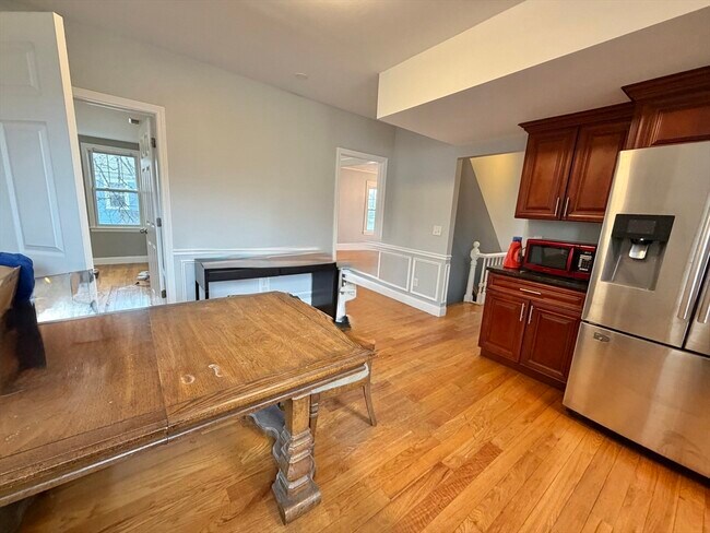 Building Photo - 786 Moody St