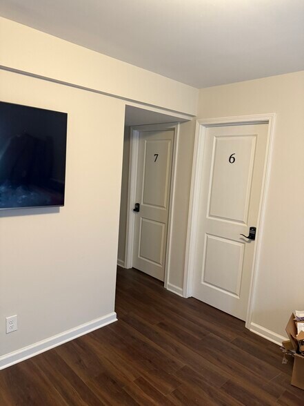 Building Photo - 6353 Bell Haven Ln
