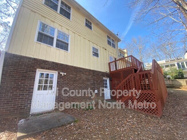 Building Photo - 320 6 Branches Ct