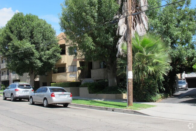 Building Photo - Clark Apartments