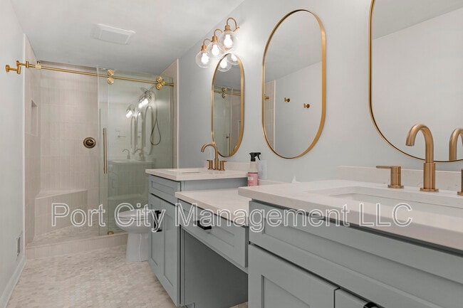 Building Photo - 702 S Bouldin St