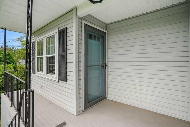 Building Photo - 481 Bronson Rd
