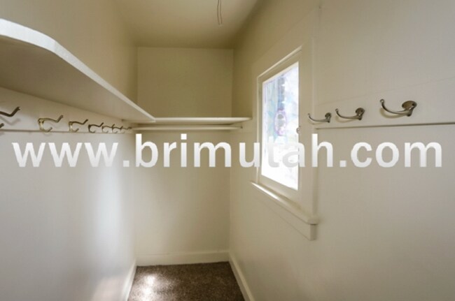 Building Photo - 462 S 1100 E