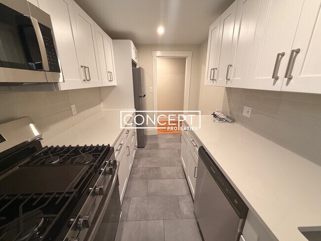 Building Photo - 38A Gibson St. Unit 3B