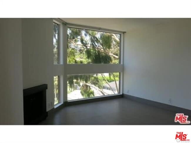 Building Photo - 3949 Los Feliz Blvd
