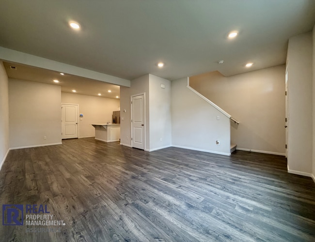 Building Photo - Modern 3BR/2.5BA Townhome in Cornelius – Bonus Loft, 2-Car Garage & Move-In Ready!