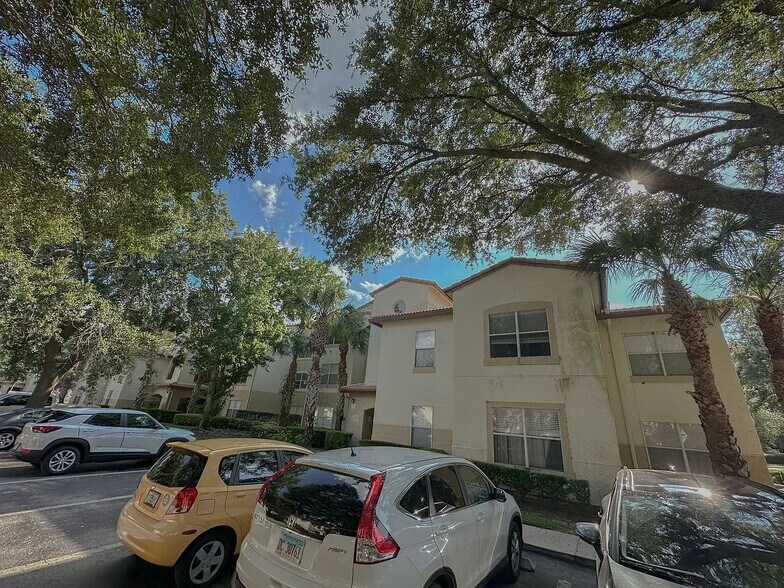 Building Photo - 827 Camargo Way