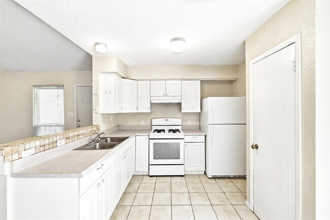 Building Photo - 10604 Lanshire Dr