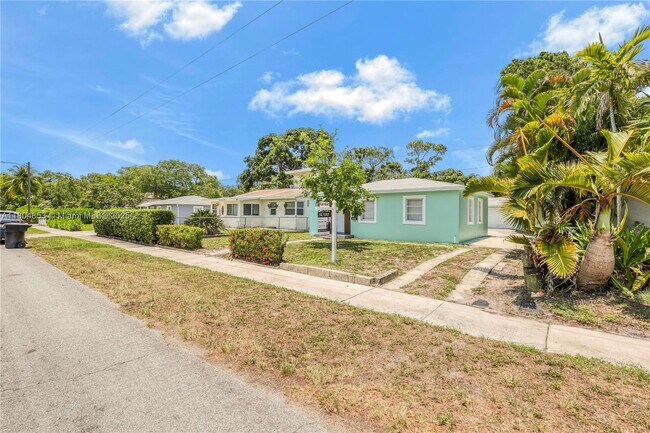 Building Photo - 809 SW 17th St