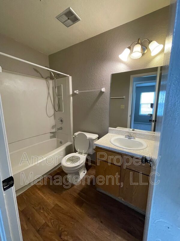 Building Photo - 13120 E 44th St