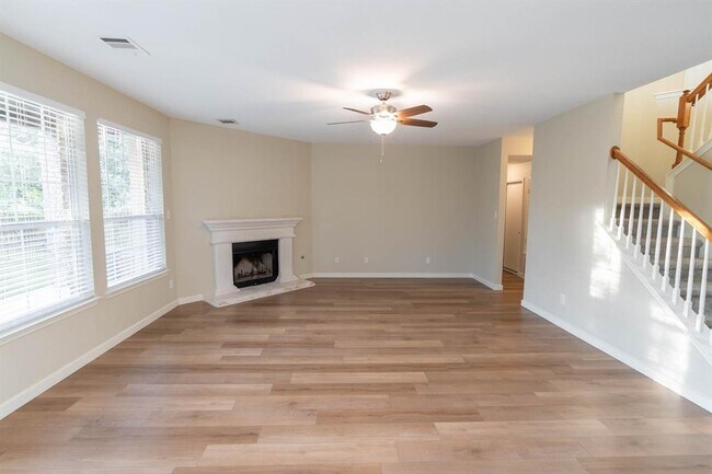 Building Photo - 10920 Quarry Oaks Trail