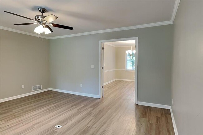 Building Photo - 2358 Marneil Dr NE