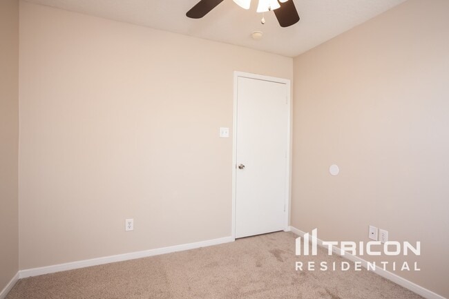 Building Photo - 1114 Fairlane Square