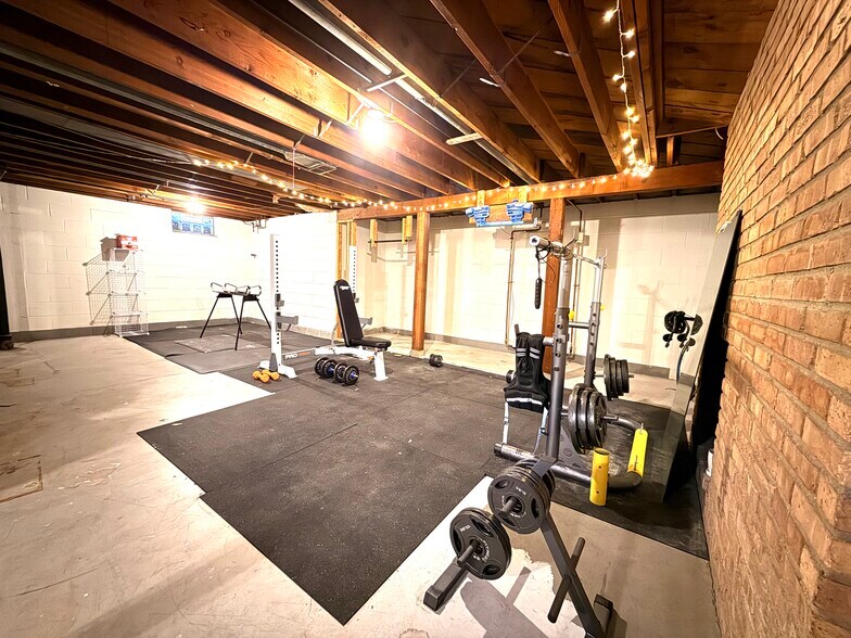 Building Photo - 5427 45th Ave N