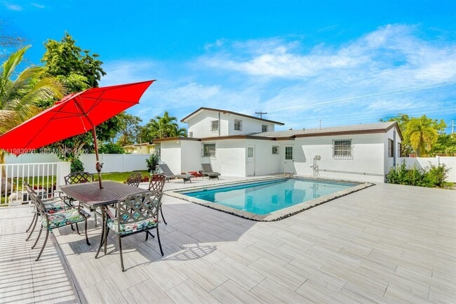 Building Photo - 980 W 45th Pl