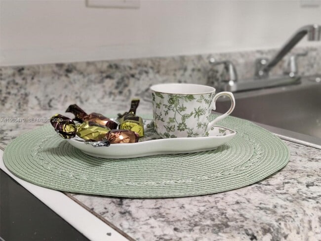 Building Photo - 5950 NE 18th Ave