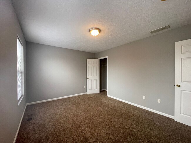 Building Photo - 1412/1414 Creekside