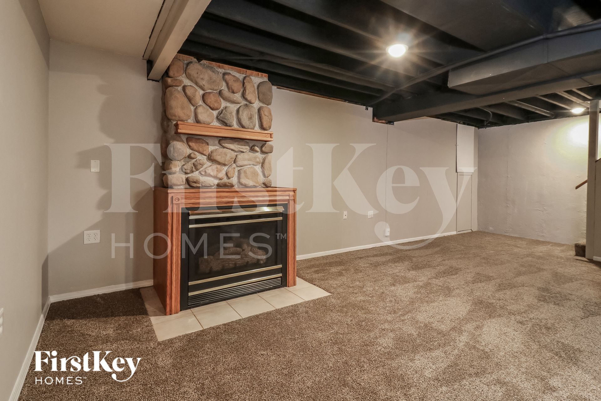 Building Photo - 3114 5 Oaks Dr