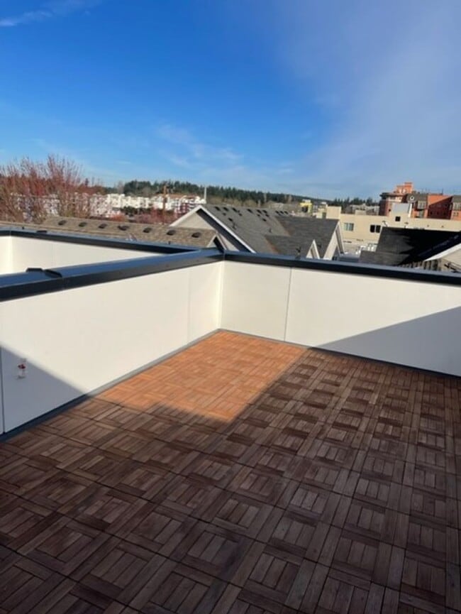 Building Photo - $500 off 1st month! Stunning Lake City Tow...