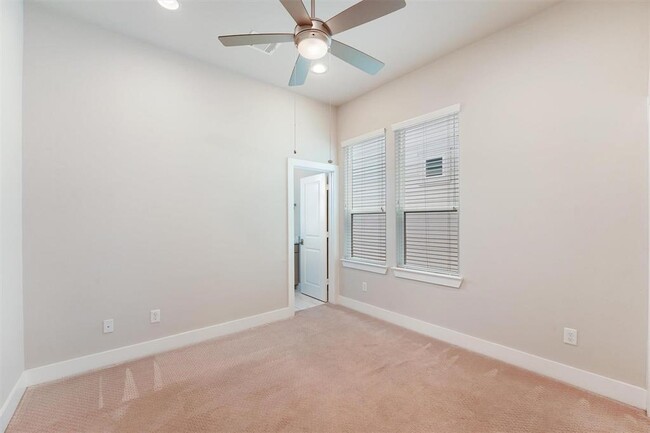Building Photo - 5623 Kansas St