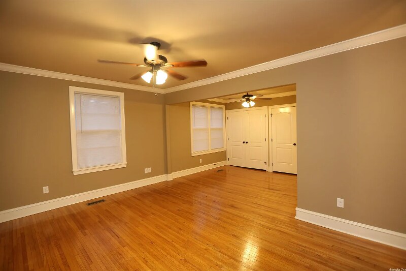 Building Photo - 6100 Cantrell Rd