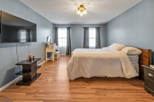 Building Photo - 18 Lisa Dr