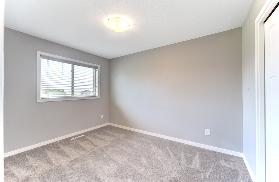 Building Photo - 3948 Orchardview Ln NW