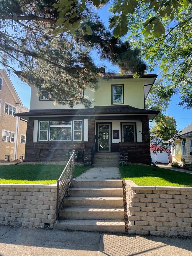 Building Photo - 4724 Lyndale Ave S