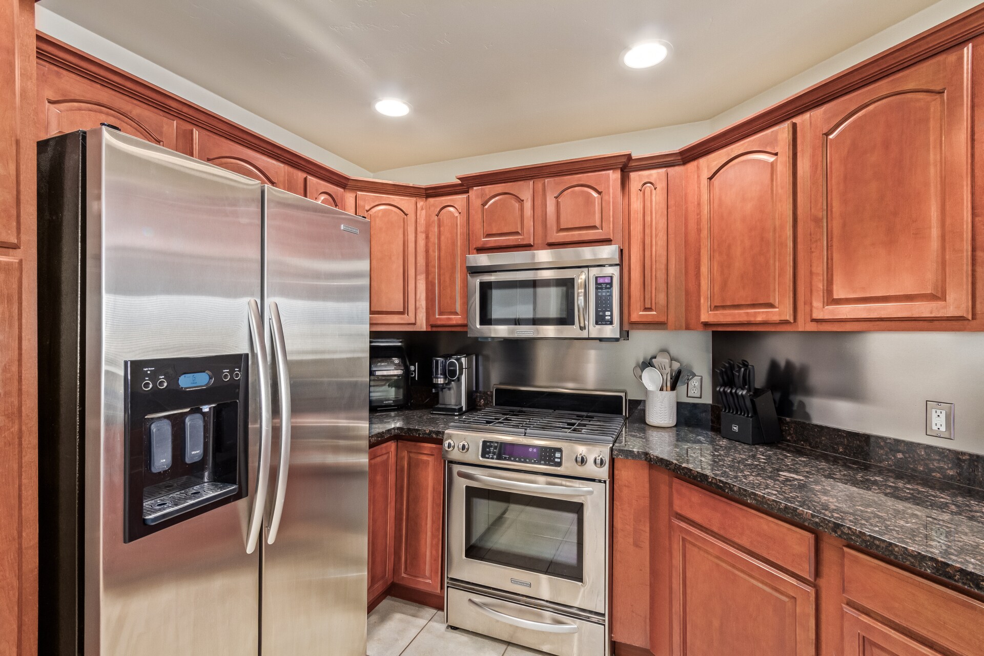 Building Photo - 5450 E Deer Valley Dr