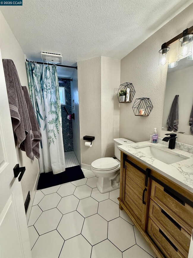 Building Photo - 319 Flagstone Ct