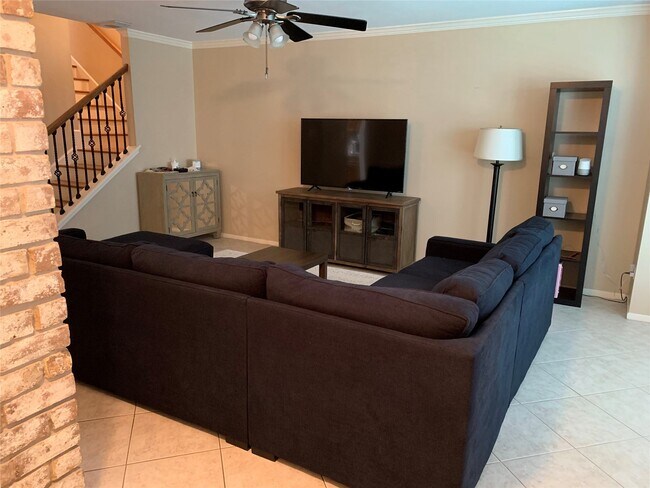 Building Photo - 13078 Trail Hollow Dr
