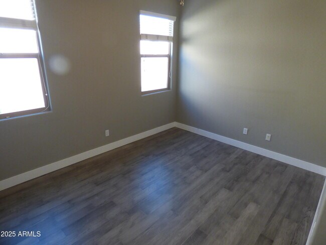 Building Photo - 12988 W Plum Rd