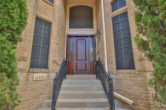 Building Photo - 12929 Kingsbridge Ln