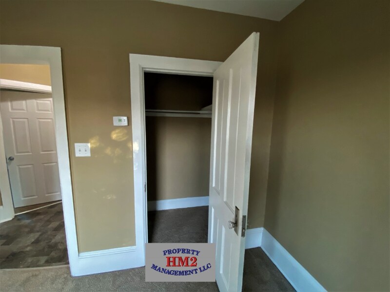 Building Photo - 517 S Water St