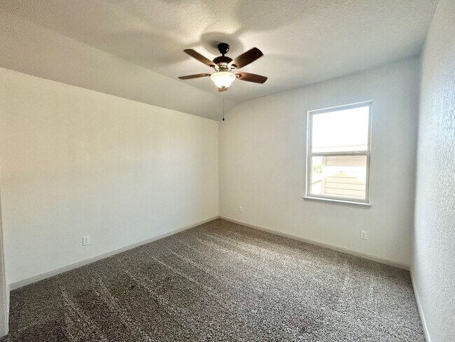 Building Photo - Beautiful 4BED/3BATH House for Rent! Avail...