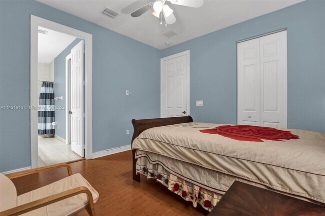 Building Photo - 5038 SW 183rd Ave
