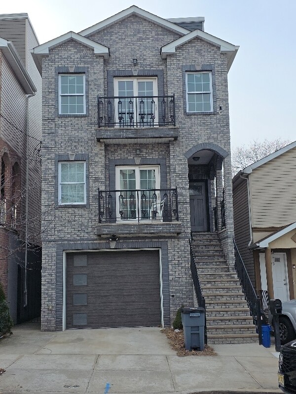 Building Photo - 83 Pamrapo Ave