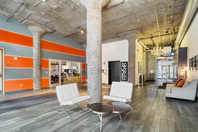 Building Photo - 521 S 7th St