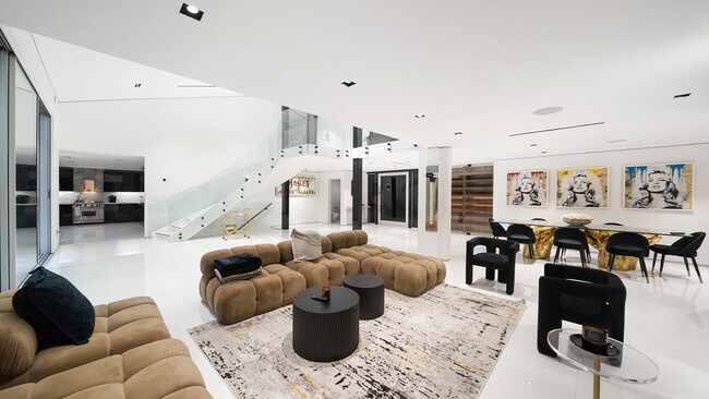 Building Photo - 1623 Viewmont Dr