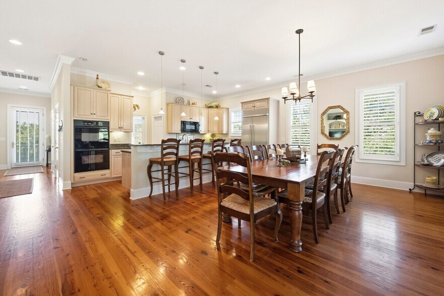 Building Photo - 190 Whiting Ln