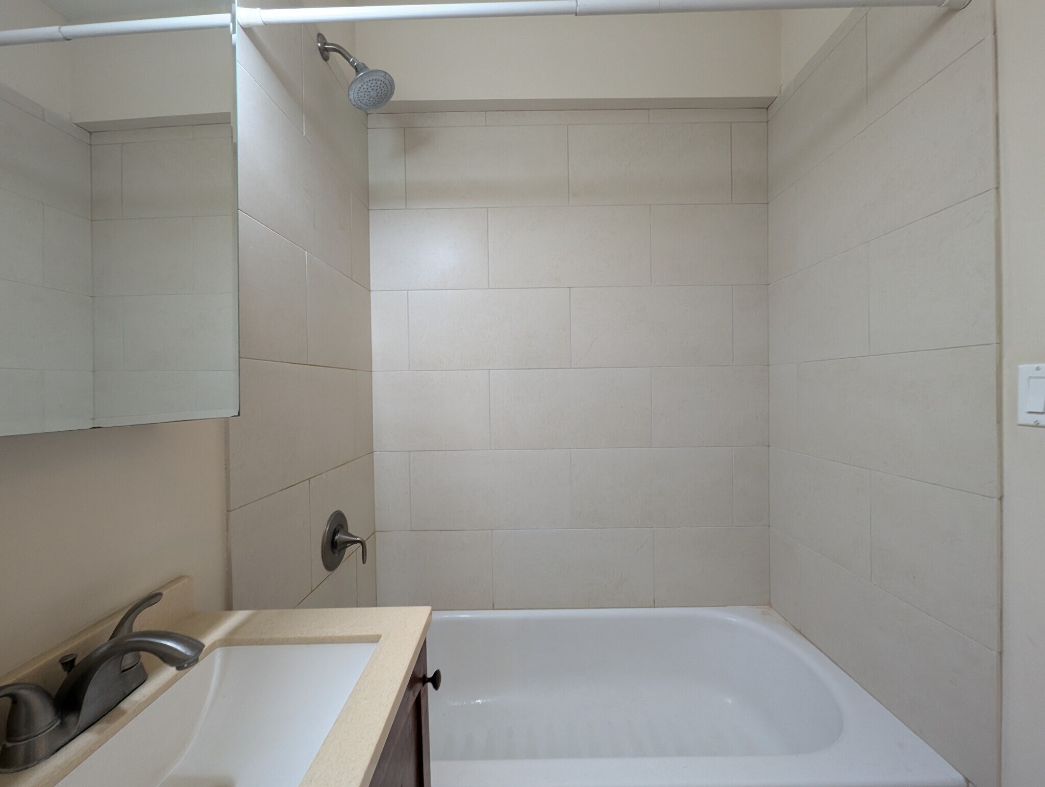 Building Photo - 2175 W Giddings St