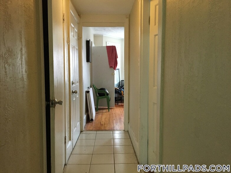 Building Photo - 160 Centre St