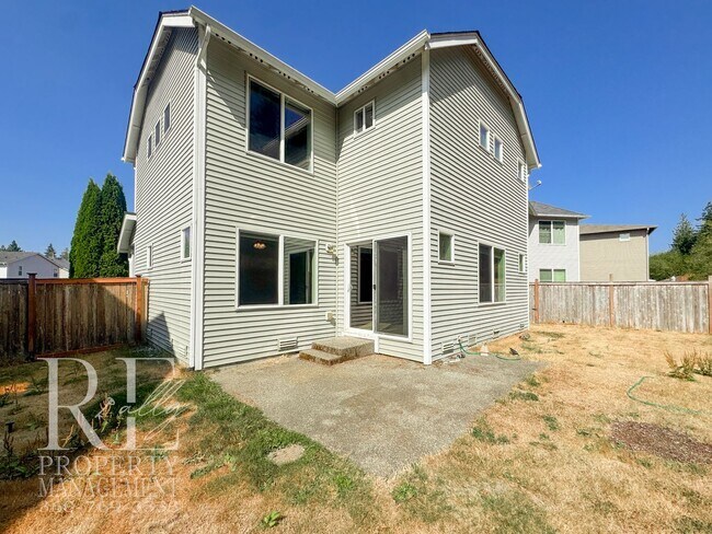 Building Photo - 2290 SW Siskin Cir